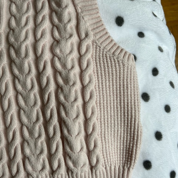 SUNDAY BEST (ARITZIA) SWEATER VEST - Picture 2 of 5